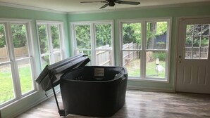 5 bedrooms - Huge Manor w/ Indoor Hot Tub and Pool Table (Bloomington)