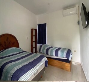 4 Schlafzimmer, Bügeleisen/Bügelbrett, WLAN, Bettwäsche