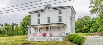 6 Bedroom 4 Bathroom 1870 Farmhouse. Right next to Great Wolf & Hollywood Casino