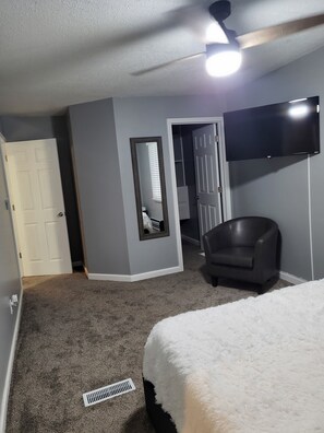 3 makuuhuonetta, silitysrauta/-lauta, Wi-Fi, vuodevaatteet