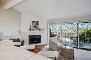 Interior - Elegant 4-Season Lake Geneva Condo w/ Fireplace! (Lake Geneva)