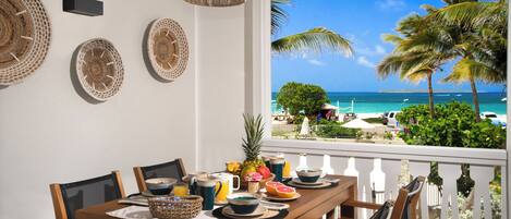 تناول الطعام بالخارج