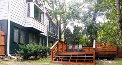 6 Bedrooms House, W/hot Tub, Deck, Pool Table
