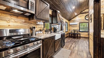 Fridge, microwave, oven, coffee/tea maker