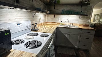 冰箱、微波炉、烤箱、炉灶