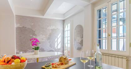 Live like a local: Chic, 😃 Happy, Center Florence, Terrace💕walk to monuments