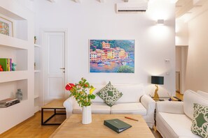 Smart TV - Live like a local: Chic, 😃 Happy, Center Florence, Terrace💕walk to monuments (Firenze)