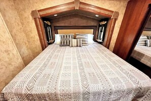 1 dormitorio, tabla de planchar con plancha, wifi gratis y ropa de cama