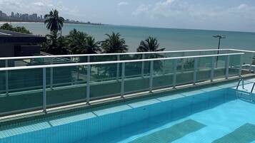 2 piscinas al aire libre
