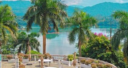 Huguang Holiday Hotel