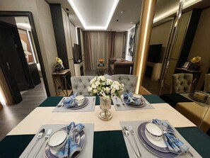 Dining - Erawan Luxury 2卧室豪华Condo古城中心 (Chang Wat Chiang Mai)
