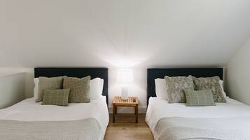 3 slaapkamers, een strijkplank/strijkijzer, reisbedje, wifi