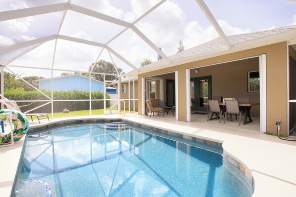 Piscine extérieure, piscine chauffée