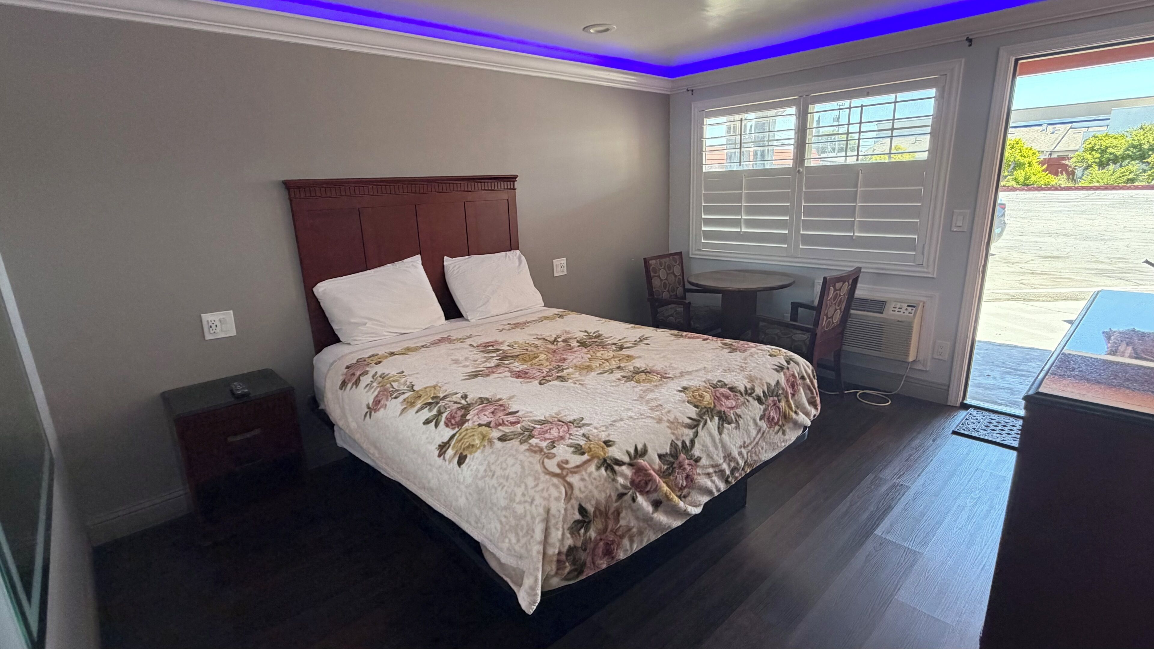 1 bedroom, desk, free WiFi, bed sheets