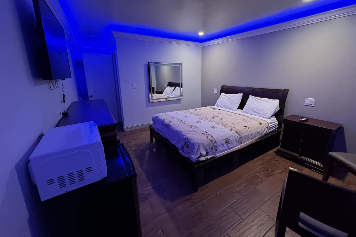 Basic Room | 1 bedroom, desk, free WiFi, bed sheets