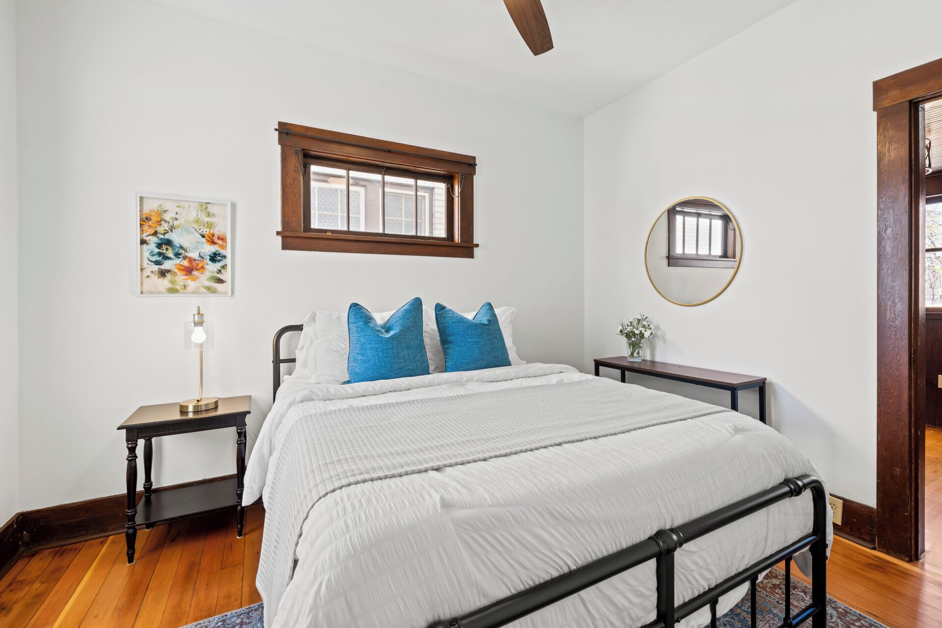 3 Schlafzimmer, Schreibtisch, Bügeleisen/Bügelbrett, WLAN