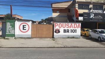 Fachada de la propiedad