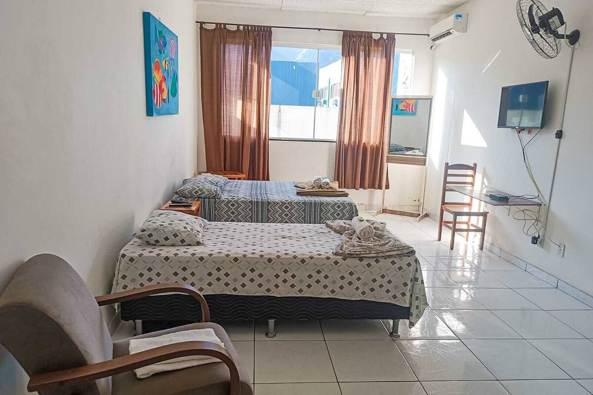 Habitación familiar, varias camas | Televisión