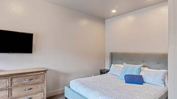 1 bedroom, free WiFi, bed sheets