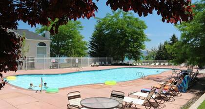 Sunrise Resort Room #103 | 1 Bed, 1 Bath