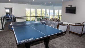 Games room - Sunrise Resort Room #309 | 1 Bed, 1 pullout, 1 Bath (Garden City)