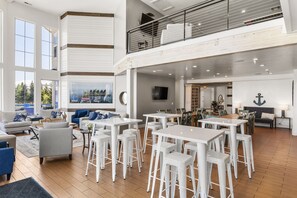 Dining - Sunrise Resort & Event Center | 19 Bedroom, 19-1/2 Bathrooms (Garden City)