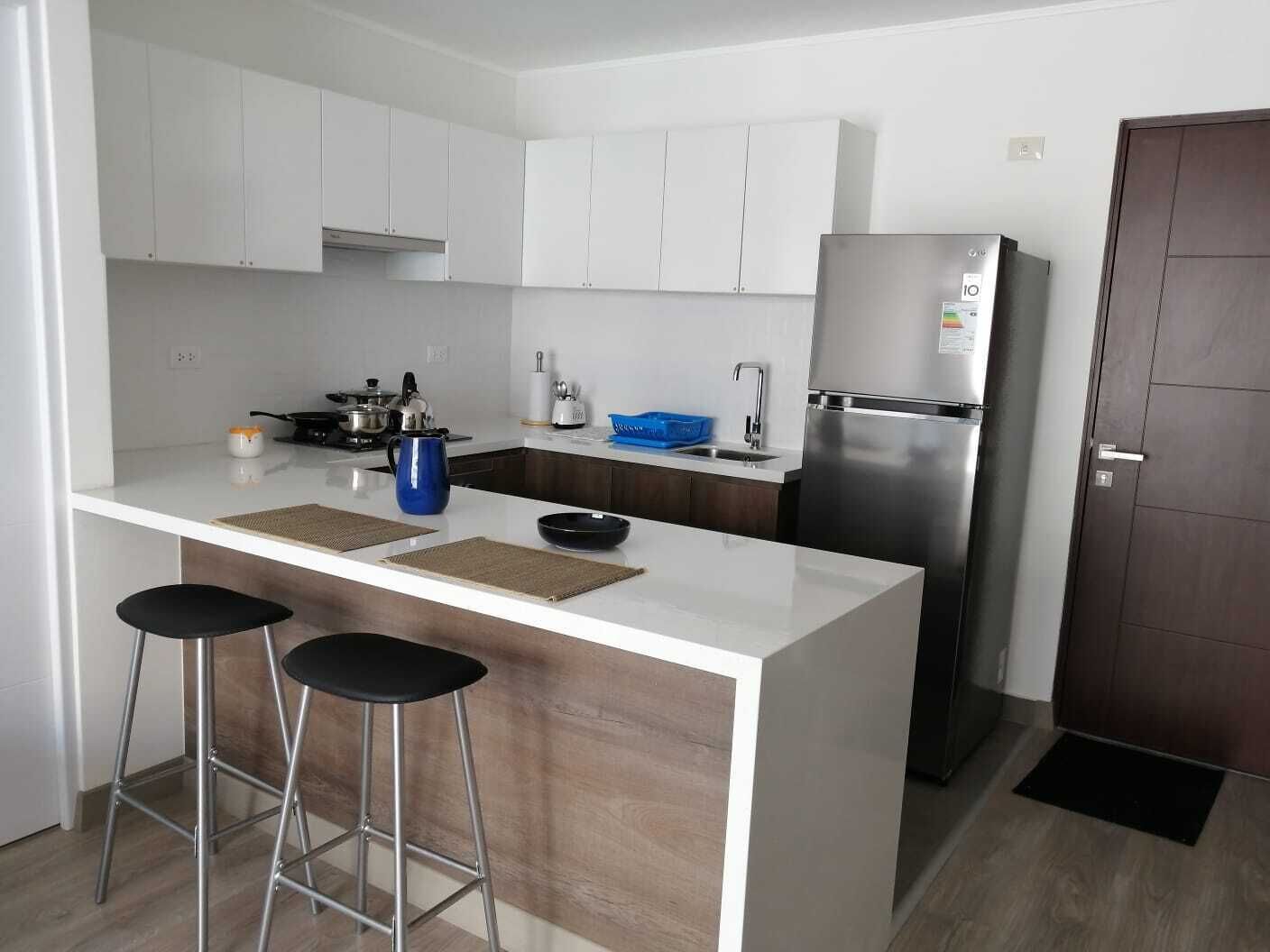 Coffee/tea maker, fridge, microwave, oven