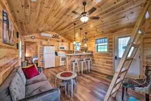 Interior - Mammoth Cave Cabin Rentals 1 - 12.8 miles from Mammoth Cave National Park (Mammoth Cave)