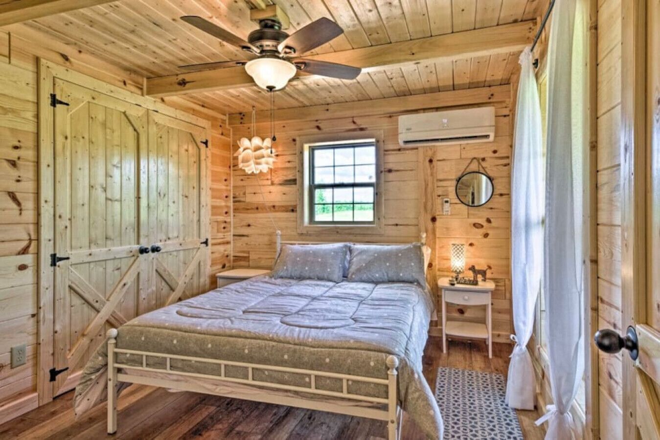 2 habitaciones, tabla de planchar con plancha y wifi gratis 