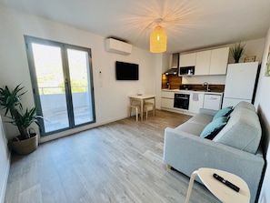 Classic Apartment | Living area | Flat-screen TV - Hôtel Résidence Capense  (Centuri)