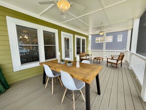 Outdoor dining - New Bern Waterfront Sunset (New Bern)