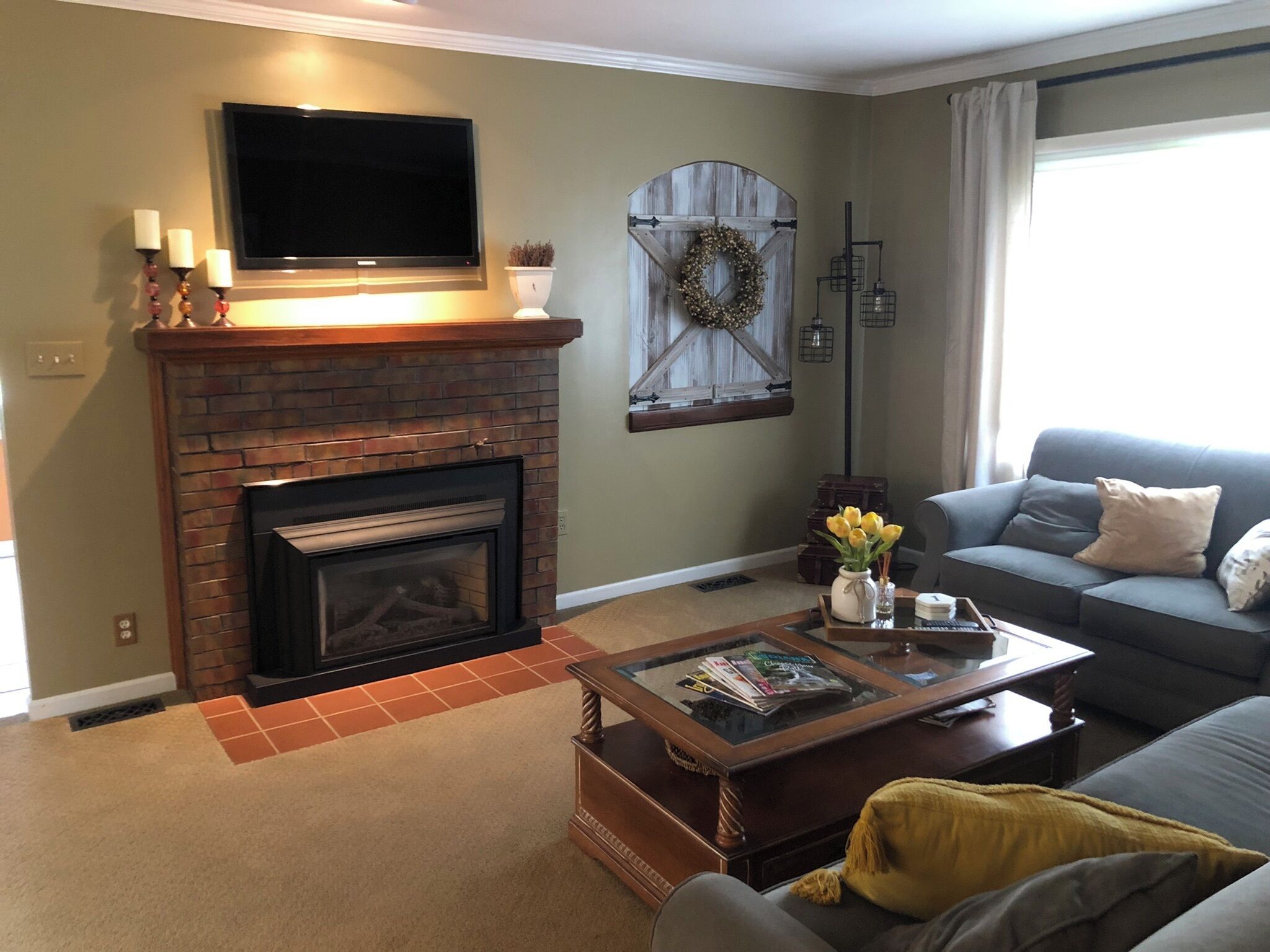 Charming, quaint 2 bed/1BA bungalow 15 minutes from downtown Indy 