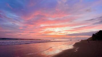 Sun-loungers, beach towels