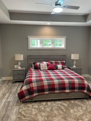 4 camere, una scrivania, ferro/asse da stiro, Wi-Fi gratuito