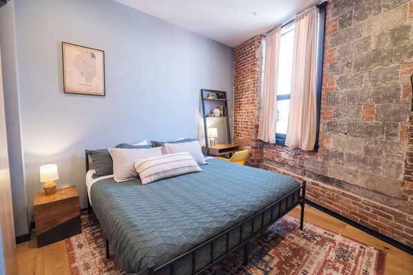 3 bedrooms, desk, iron/ironing board, WiFi