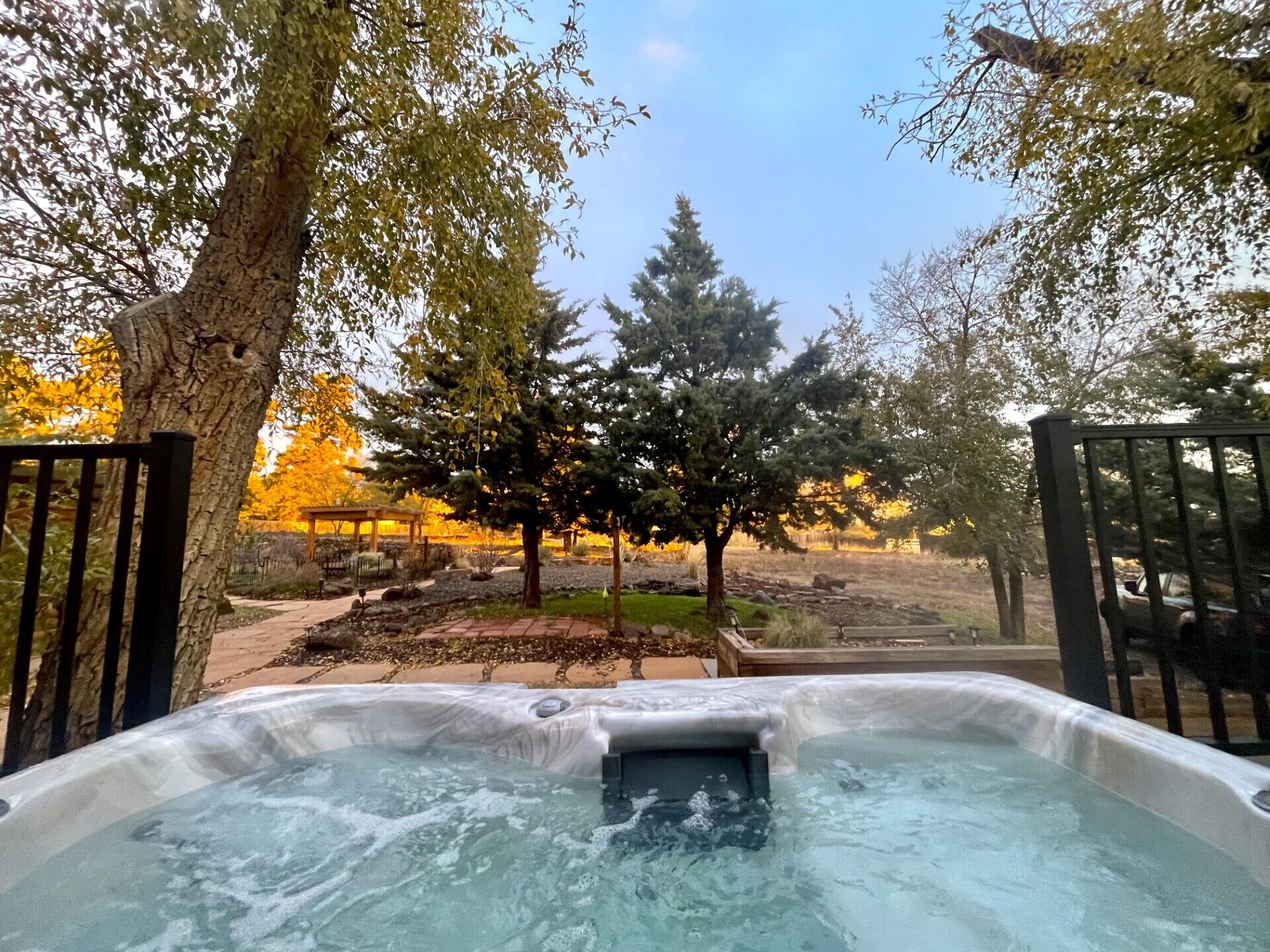 Bañera de hidromasaje al aire libre