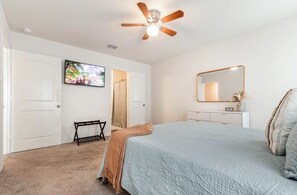3 bedrooms, iron/ironing board, WiFi, bed sheets
