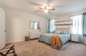 3 bedrooms, iron/ironing board, WiFi, bed sheets