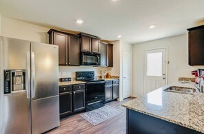 Fridge, oven, stovetop