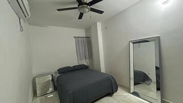 1 habitación, wifi y ropa de cama