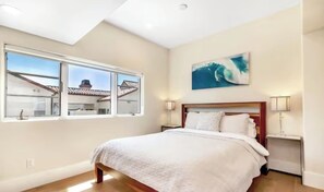 4 bedrooms, iron/ironing board, WiFi, bed sheets