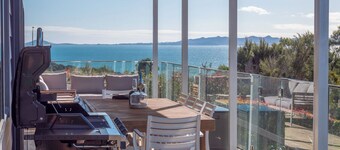 Moanavista - Large Pool and Sea Views