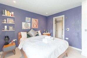 2 bedrooms, iron/ironing board, internet, bed sheets - Spacious and Stylishly Designed 2BD Flat, Clapham (London)