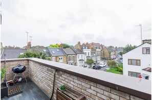 Terrace/patio - Spacious and Stylishly Designed 2BD Flat, Clapham (London)