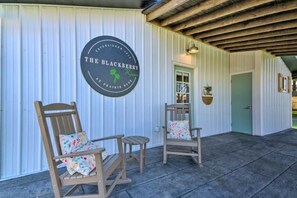 Terrace/patio - The Blackberry Room @ Prairie Base, luxury king studio (Rolla)