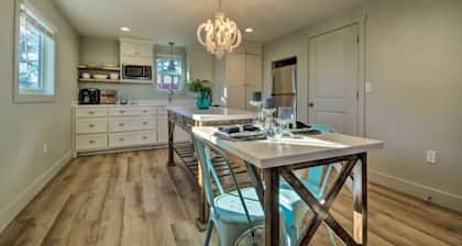 The Blackberry Room @ Prairie Base, luxury king studio