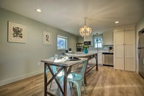 Dining - The Blackberry Room @ Prairie Base, luxury king studio (Rolla)