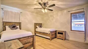 5 bedrooms, desk, iron/ironing board, free WiFi