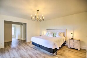 5 Schlafzimmer, Schreibtisch, Bügeleisen/Bügelbrett, kostenloses WLAN