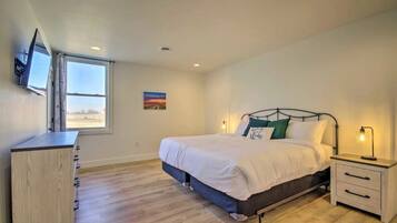 2 bedrooms, desk, iron/ironing board, free WiFi